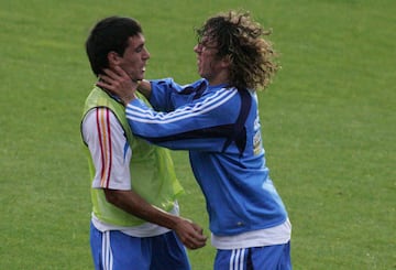 Ambos protagonizaron un incidente en un entrenamiento con la selección española y acabaron a empujones y enfrentados tras luchar por un balón. 