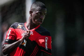 2. Vinicius Junior (del Flamengo al Real Madrid, 2017): 45 millones de euros.