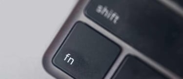 Se compra un ordenador por Wallapop y alucina (y hace alucinar) con lo que pasa cuando pulsa la tecla ‘FN’