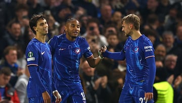 Soccer Football - Europa Conference League - Chelsea v Noah - Stamford Bridge, London, Britain - November 7, 2024 Chelsea's Christopher Nkunku celebrates scoring their seventh goal with Chelsea's Joao Felix and Chelsea's Kiernan Dewsbury-Hall Action Images via Reuters/Matthew Childs