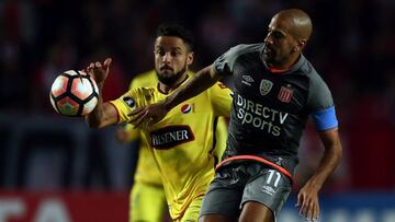 Con gol colombiano, Barcelona vence a Estudiantes y es líder