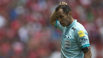 El silbante mexicano se ha ganado múltiples críticas en redes sociales por sus polémicas decisiones en juegos de Liga MX.