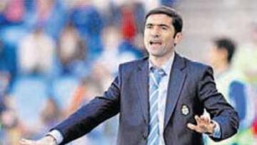 <b>PLAZO DEFINITIVO. </b>Marcelino se fue a Asturias sin conocer la solución.