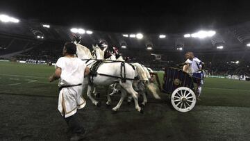 Zidane, en una cuádriga, en el Olímpico de Roma en 2009.