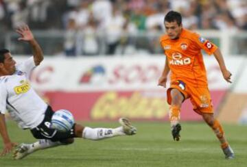 Charles Ar&aacute;nguiz debut&oacute; en el profesionalismo jugando con los colores de Cobreloa.