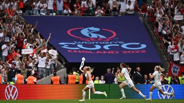Chloe Kelly celebra el gol que le dio a Inglaterra el título de la Eurocopa femenina ante Alemania