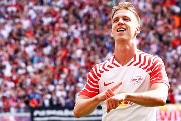 Leipzig (Germany), 13/04/2024.- Leipzig's Dani Olmo celebrates scoring the 1-0 lead during the German Bundesliga soccer match between RB Leipzig and VfL Wolfsburg in Leipzig, Germany, 13 April 2024. (Alemania) EFE/EPA/FILIP SINGER CONDITIONS - ATTENTION: The DFL regulations prohibit any use of photographs as image sequences and/or quasi-video.
