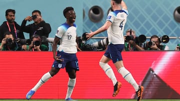Bukayo Saka celebra su segundo gol con Inglaterra ante Irán.