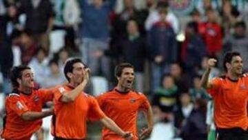 Carpintero da la primera victoria al Alavés en el descuento