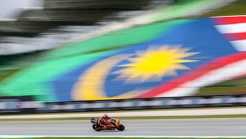 Pol Espargaró en Sepang con la KTM.