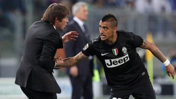 Conte da de baja a tres volantes en Inter para fichar a Vidal