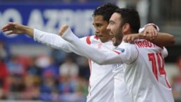 Bacca celebra el primer gol con Iago Aspas.