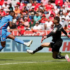 El VAR le quitó el gol a Gonzalo Carneiro, ¿era fuera de lugar el gol de Cruz Azul?