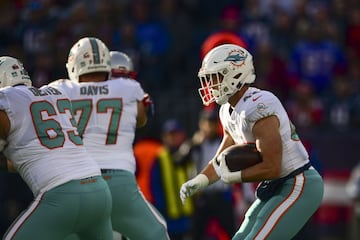 En Miami, desde 2016 no ven una temporada ganadora, cuando Adam Gase entrenó por primera ocasión al equipo. Este año, con la esperanza de que Brian Flores hiciera algo de lo que aprendió en los 15 años como subordinado de Bill Belichick en New England. Las cosas no resultaron de esa forma y los floridanos registraron su peor temporada desde 2007, cuando solo consiguieron una victoria.