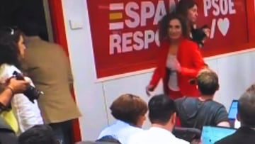 El gesto viral de María Jesús Montero a la prensa tras la intervención de Pedro Sánchez