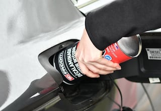 El aditivo fácil de aplicar para los coches con muchos kilómetros que acabará con la suciedad incrustada de los motores diésel