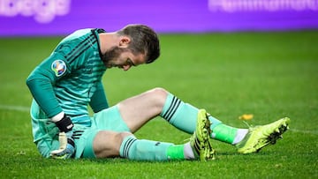 Spain's goalkeeper David de Gea is injured during the UEFA Euro 2020 Group F qualification football match Sweden v Spain in Solna, Sweden on October 15, 2019. (Photo by Anders WIKLUND / various sources / AFP) / Sweden OUT