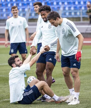 José Luis Gayá, Adama Traoré y César Azpilicueta.