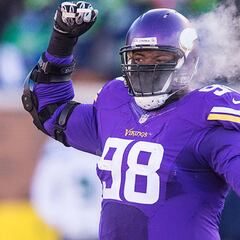 Who is Linval Joseph, the defensive tackle Cowboys signed?