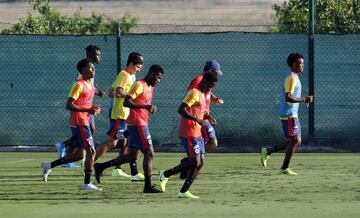 La Selección Colombia realizó su primer entrenamiento en Alicante y se prepara para los amistosos ante Chile y Argelia. 
