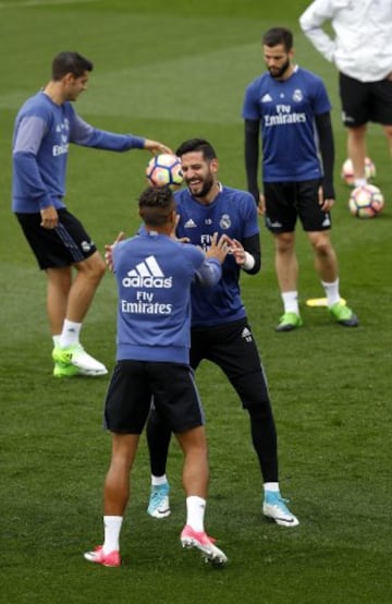 El Madrid entrena antes de viajar a Granada