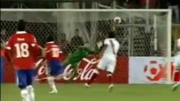 La 'patriada' de Medel en 2011 con Perú: ¡golazo a tres dedos!