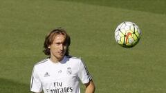 Benítez sugiere que Modric podría rotar ante el Málaga