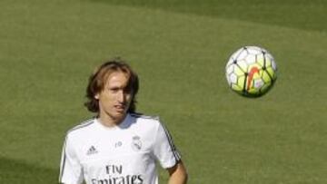 Benítez sugiere que Modric podría rotar ante el Málaga
