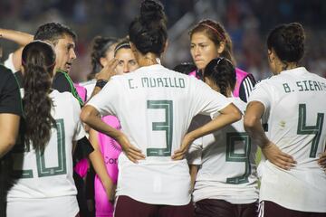 México cayó 6 goles por 0 ante Estados Unidos en el primer partido para ambas escuadras del Campeonato Femenil del Premundial de Concacaf; Morgan y Rapinoe brillan.