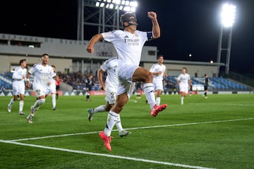 Gonzalo celebra su gol al Hércules en la única victoria de la temporada.