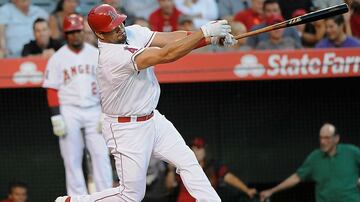 Pujols logr¨® un contrato de diez a?os y 240 mdd cuando parti¨® de los Cardinals a los Angels.