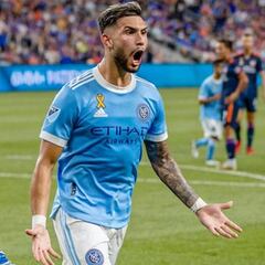 Valentín Castellanos set to join Leeds United