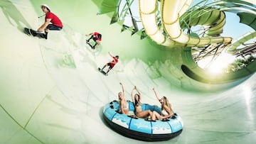 Alex Sorgente, Milton Matinez y Jan Hoffmann patinan en el Atlantis Waterpark de Dubái (Emiratos Árabes Unidos), el 20 de enero dle 2016. Debajo tienen 3 chicas en un flotador.