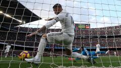 Camp Nou crowd aim abusive chants at Sergio Ramos