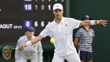 Wimbledon (United Kingdom), 28/06/2022.- Roberto Bautista Agut of Spain in action in the men's first round match against Attila Balazs of Hungary at the Wimbledon Championships, in Wimbledon, Britain, 28 June 2022. (Tenis, Hungría, España, Reino Unido) EFE/EPA/TOLGA AKMEN EDITORIAL USE ONLY
