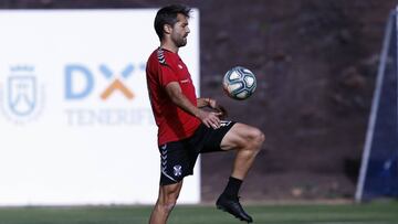 Aitor Sanz, en un entrenamiento con el Tenerife.