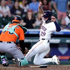 Astros dejan tendidos a los Orioles en extra innings