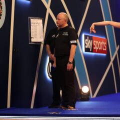 Fallon Sherrock sigue su cuento de Navidad en el Mundial