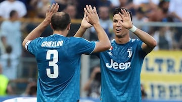 Chiellini celebra su gol con Cristiano Ronaldo.