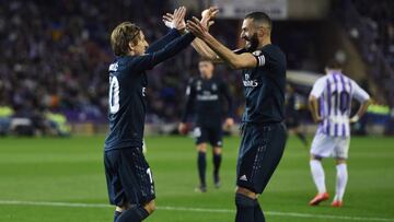 VALLADOLID, SPAIN - MARCH 10:  Luka Modric of Real Madrid celebrates after scoring his team&#039;s fourth goal with Karim Benzema during the La Liga match between Real Valladolid CF and Real Madrid CF at Jose Zorrilla on March 10, 2019 in Valladolid, Spai