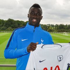 Tottenham presenta a Davinson Sánchez como refuerzo