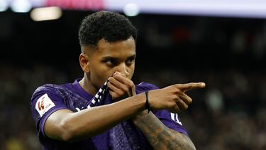 Rodrygo en la izquierda