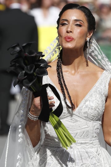 La novia Pilar Rubio llegando a la catedral del Sevilla.