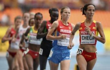 La atleta española Dolores Checa compitiendo en los 5.000m femeninos de los Mundiales de Atletismo Moscú 2013 que se celebran en el Estadio Olímpico Luzhnikí