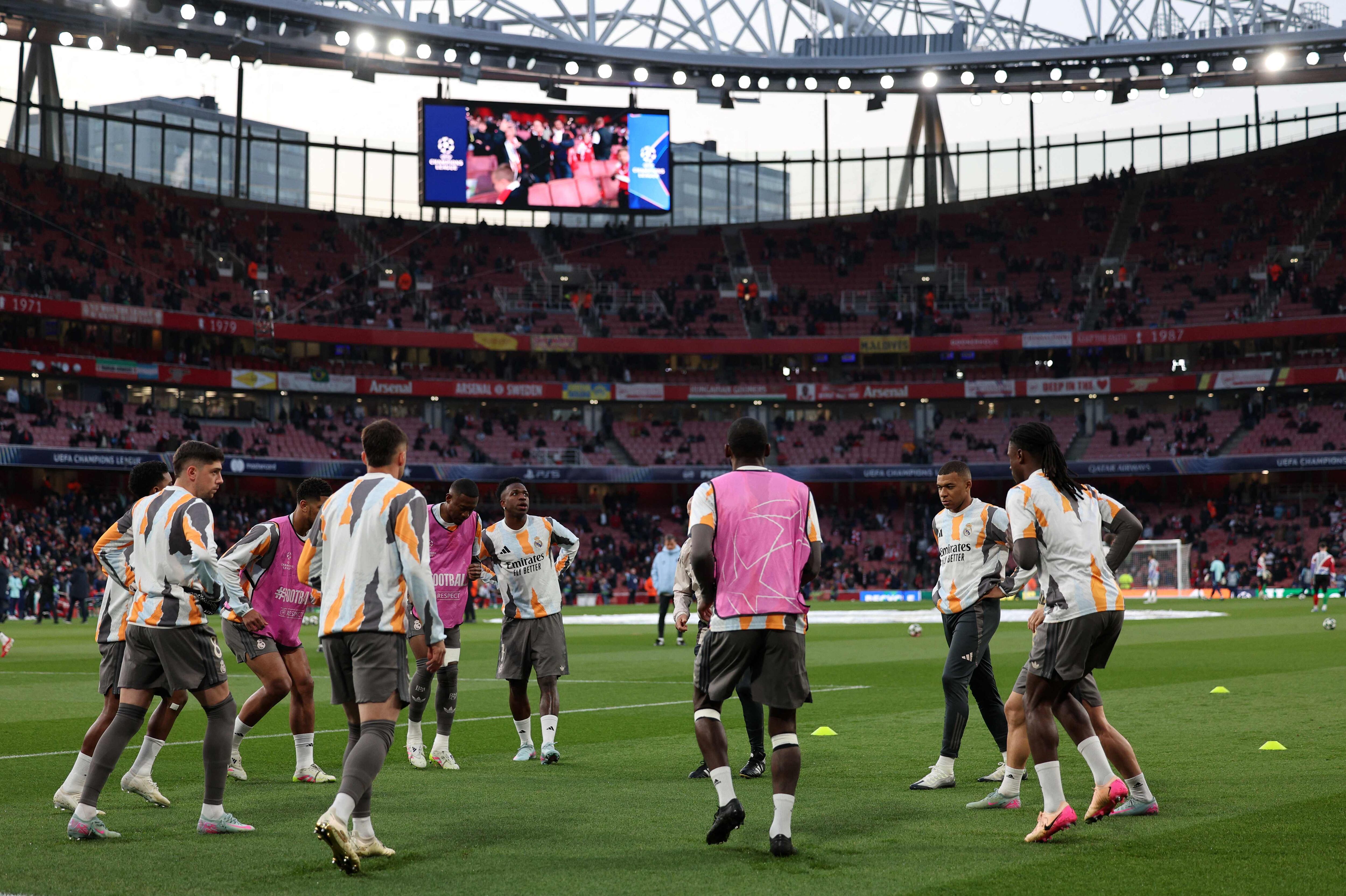 غرامة على ريال مدريد بسبب سلوك عنصري لجماهيره في مباراة دوري أبطال أوروبا ضد أرسنال
