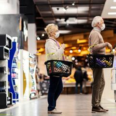 El secreto matemático por el que siempre acabas eligiendo la cola más lenta en el supermercado