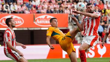 28/09/25 PARTIDO SEGUNDA DIVISION
SPORTING DE GIJON - ALBACETE
MORENO GOLPEA A VAZQUEZ