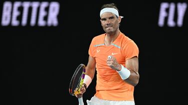 El tenista español Rafa Nadal celebra un punto durante su partido ante Mackenzie McDonald en el Open de Australia 2023.