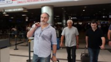 ACALORADOS. Zubi, Pruna y Paolorosso, ayer, a su llegada al aeropuerto de Ezeiza.