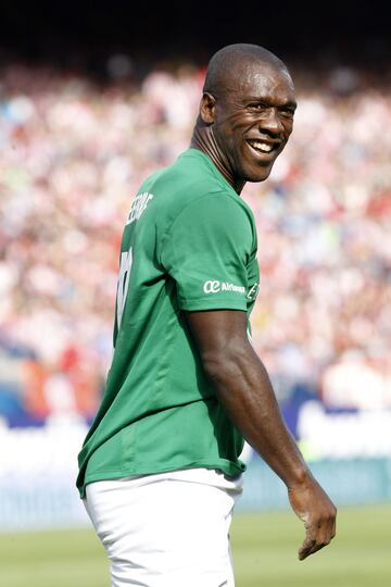 Seedorf con el combinado de las estrellas.
